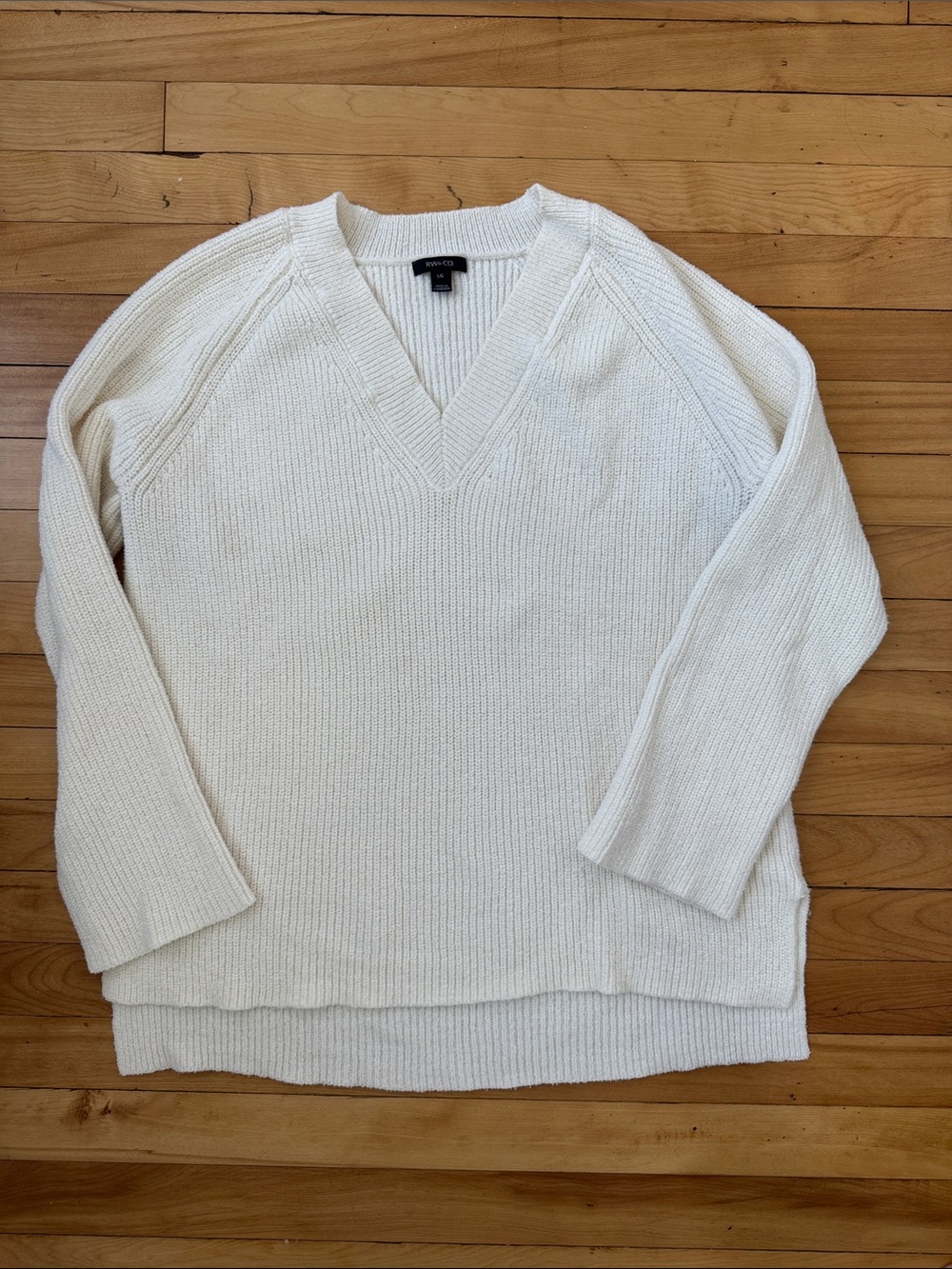 RW& Co Cream V-Neck Ribbed Knit Sweater